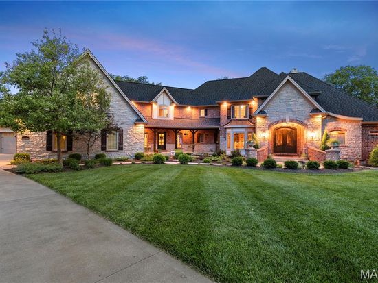 701 Crown Pointe Farms, Defiance, MO 63341