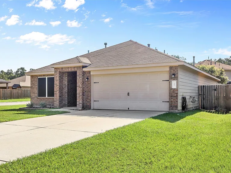 317 Falling Pine Dr — Photo 2