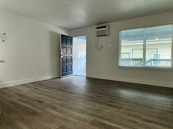 4th image of 640 W Park St APT G