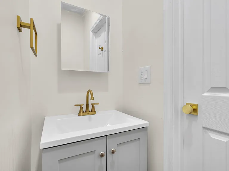 241 N Ruby St — Photo 18