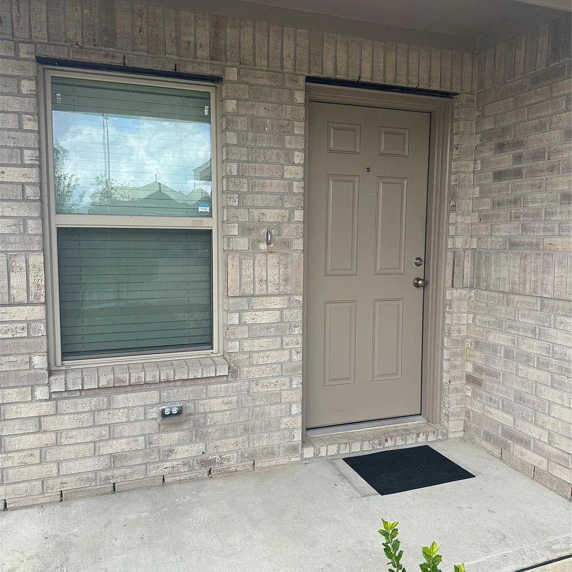 3 bed, 2.0 bath, 1320 sqft, $1,800 — Photo 4