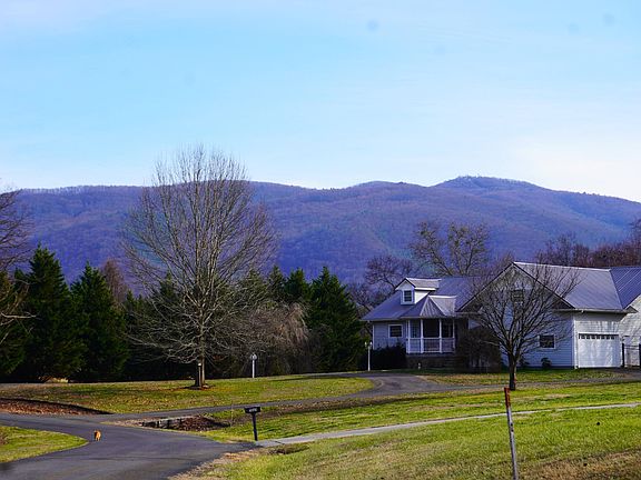 3rd image of 1070 Farm Rd