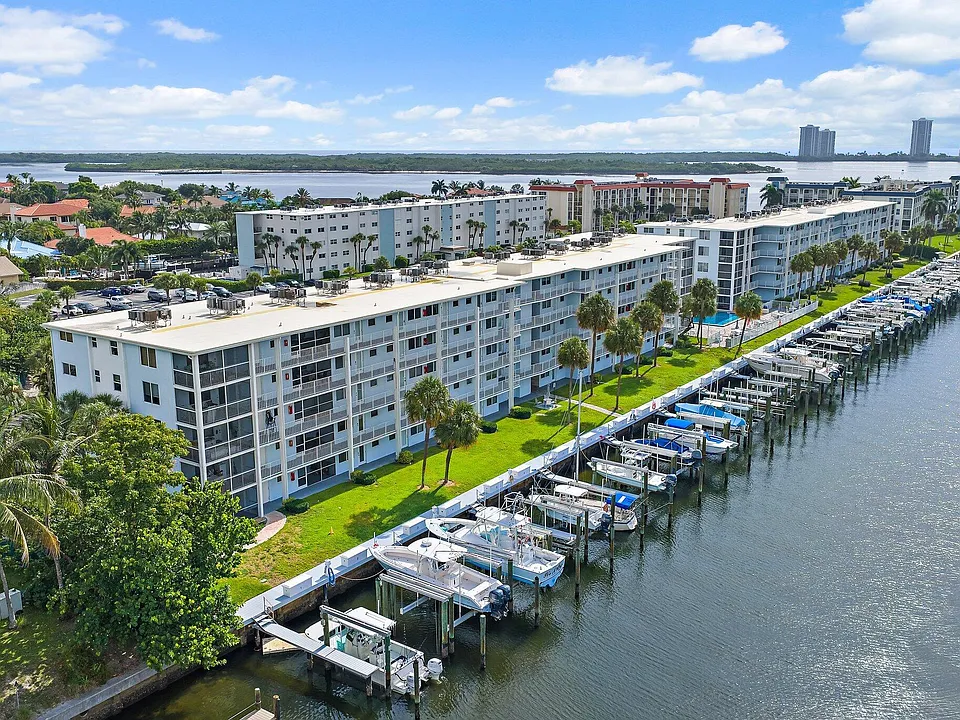 108 Paradise Harbour Blvd #314