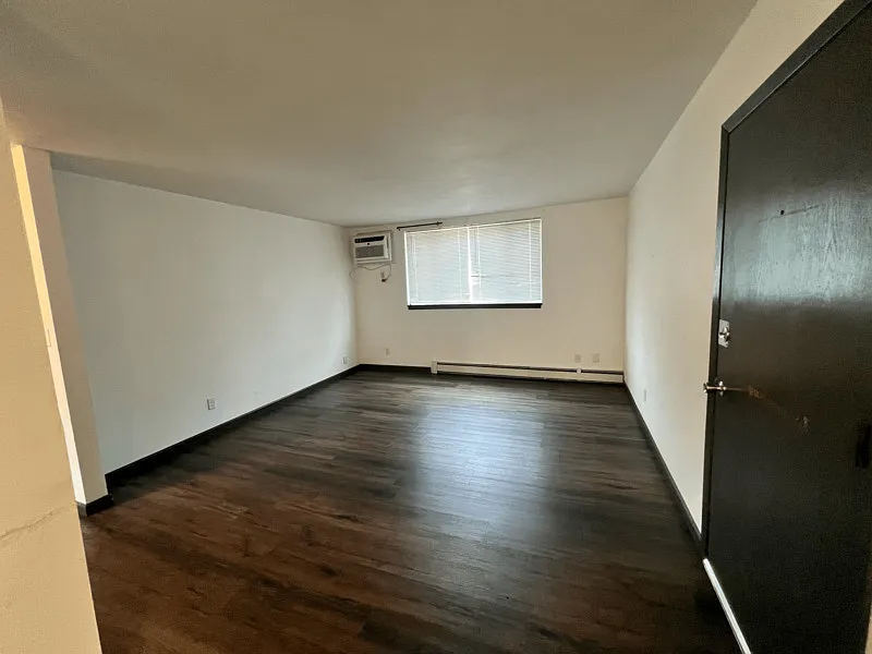 2 bed, 1.0 bath, 620 sqft, $850 — Photo 2
