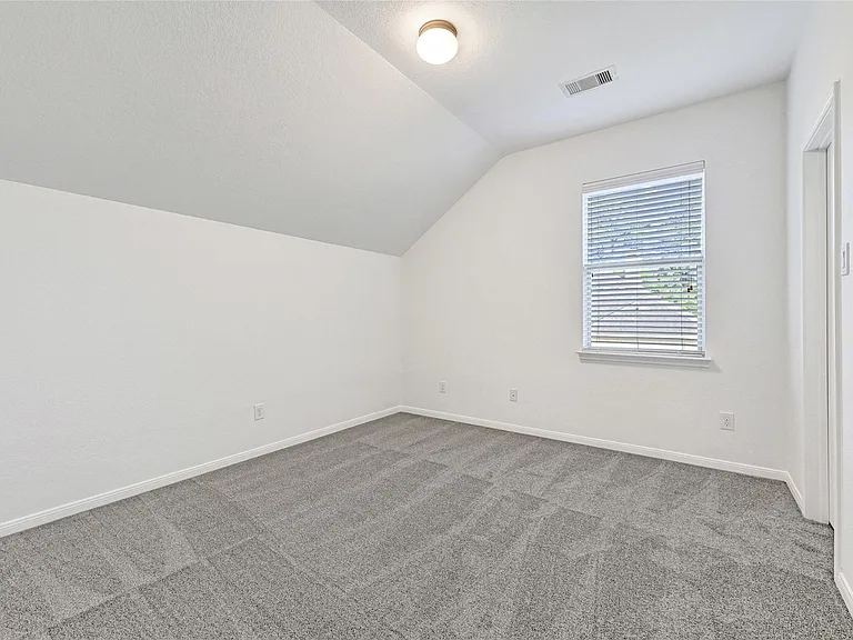 31 Hearthwick Rd — Photo 14