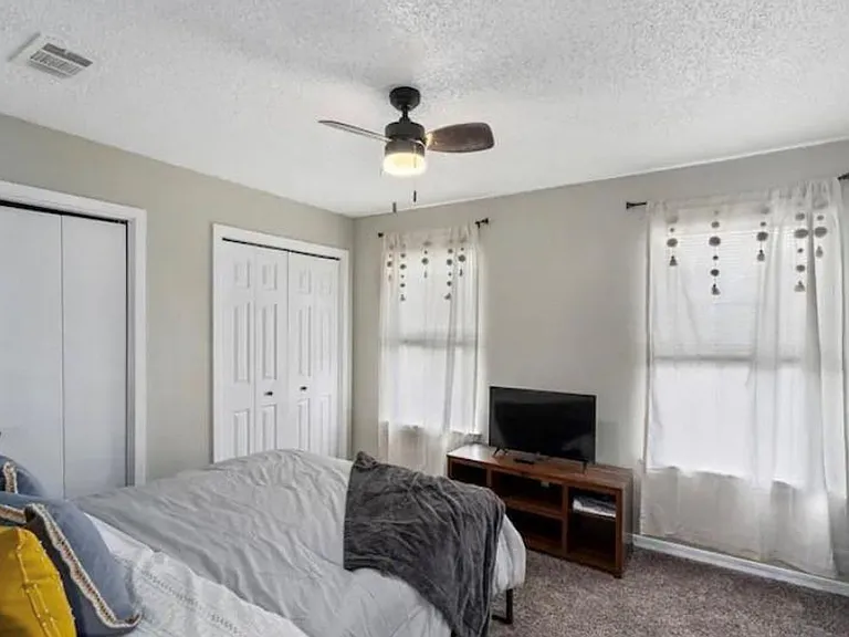 200 Laurel Drive — Photo 10