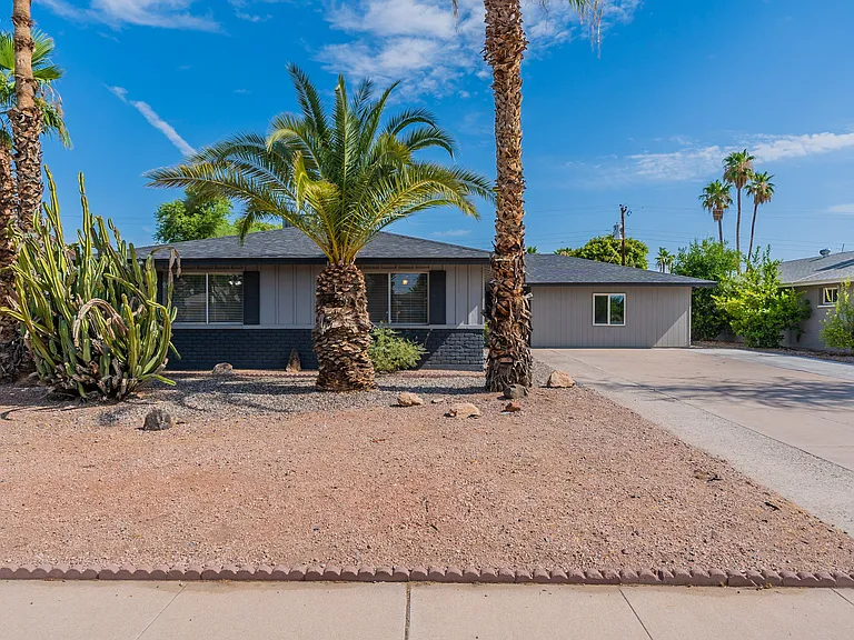 1262 E Hermosa Dr — Photo 9