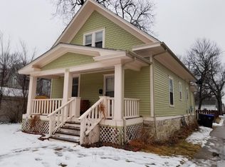 911 SW 2nd St, Topeka, KS 66606