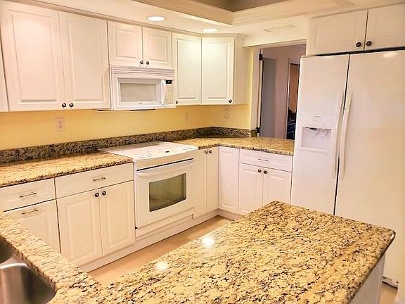 2nd image of 8444 Oceanside Dr Unit 11