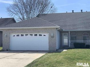 638 Oakbrook Ave, Chatham, IL 62629