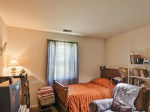 5th image of 4556 N 65th St #B