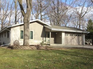 137 Concord Ln, West Bend, WI 53095