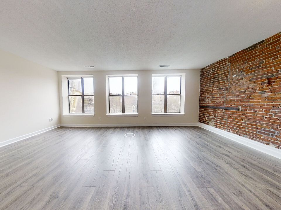1st image of 1085 Boylston St #103A