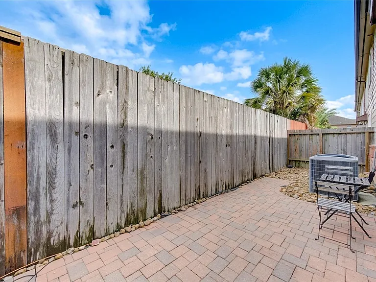 1243 Glenwood Canyon Ln — Photo 43