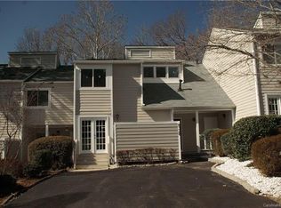 8328 Cricket Lake Dr, Charlotte, NC 28277