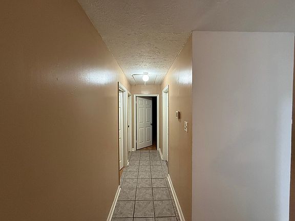5th image of 404 Dewald Ln