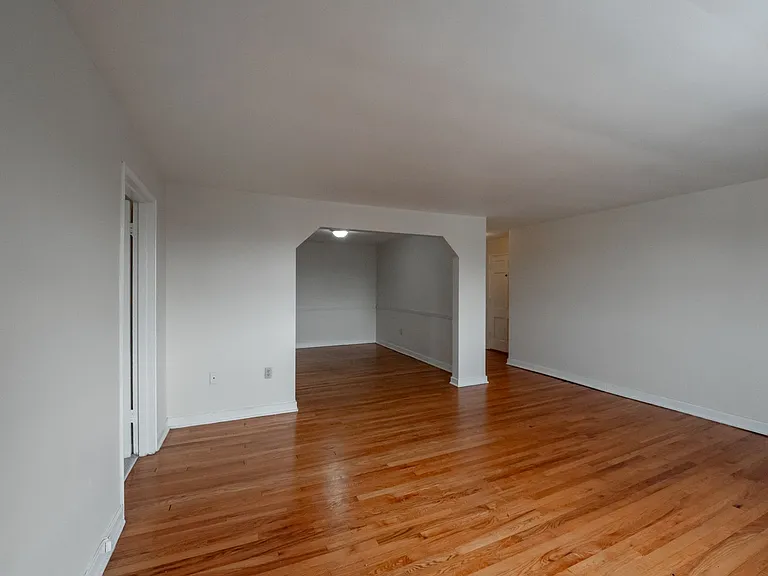 5540 5th Ave — Photo 25