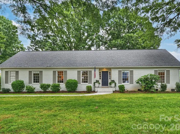601 Lansdowne Rd, Charlotte, NC 28270