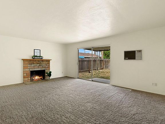 5th image of 430 Orange Ct