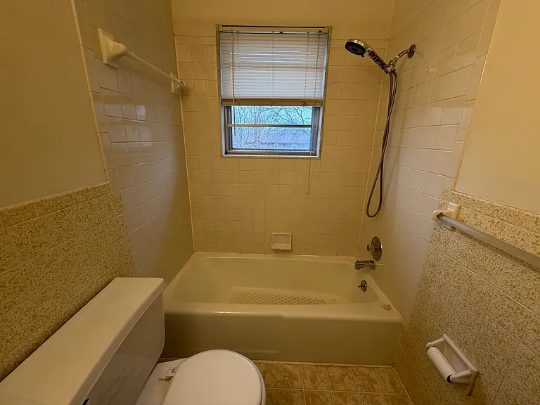 2205 Warwick St — Photo 19