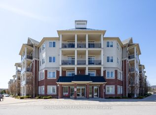 80 Aspen Springs Dr #220, Clarington, ON L1C 0V4