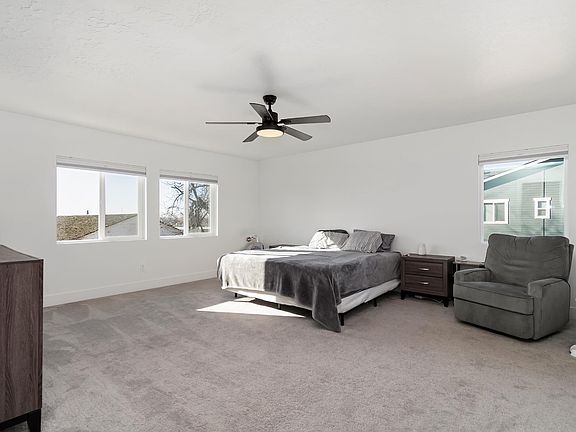 5th image of 775 Knowledge St