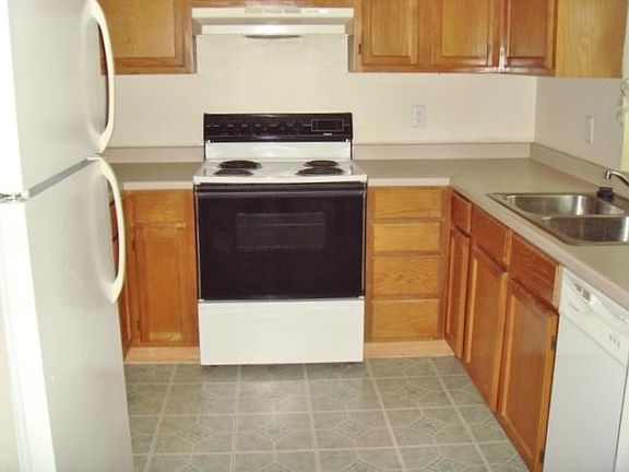 5th image of 811 NE 40th Ave