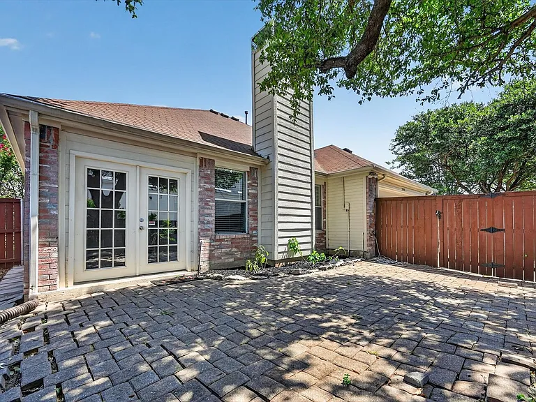 3960 Bexhill Dr — Photo 23