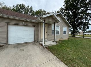 1444 N Fulbright Ave, Springfield, MO 65802