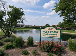 3 Villa Verde Dr APT 302, Buffalo Grove, IL 60089