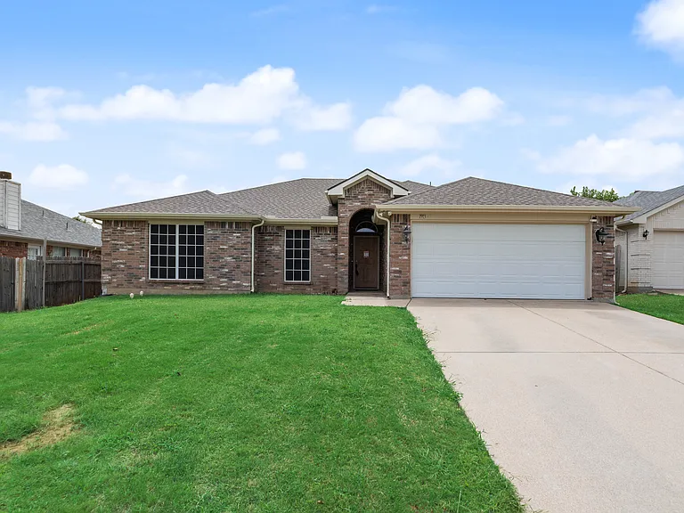 1913 Wahoo Dr — Photo 1