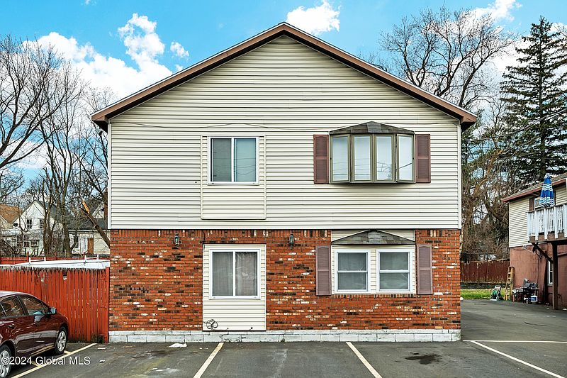 2nd image of 754 3rd Street