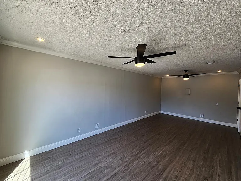 1805 Magnolia Ave — Photo 7