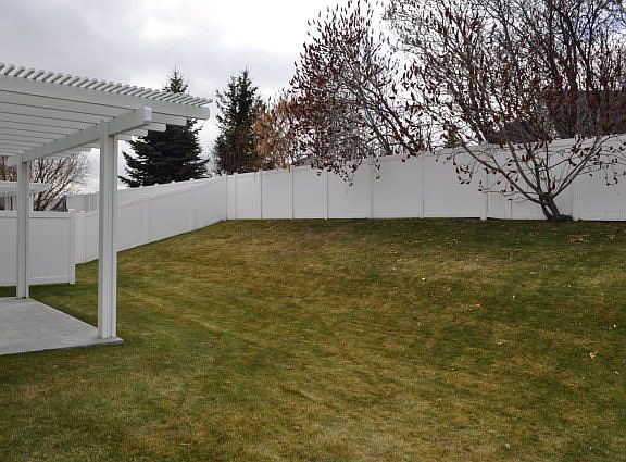 4th image of 1600 Mountain Rose Dr