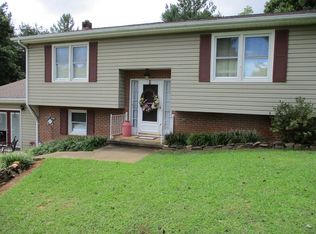209 Northwest Dr, Gretna, VA 24557