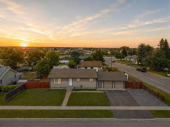 4814 SE Lorne Ave, Blackfalds, AB T0C 0J0