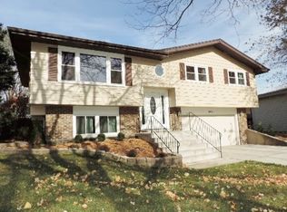 642 Juniper Ln, Bartlett, IL 60103