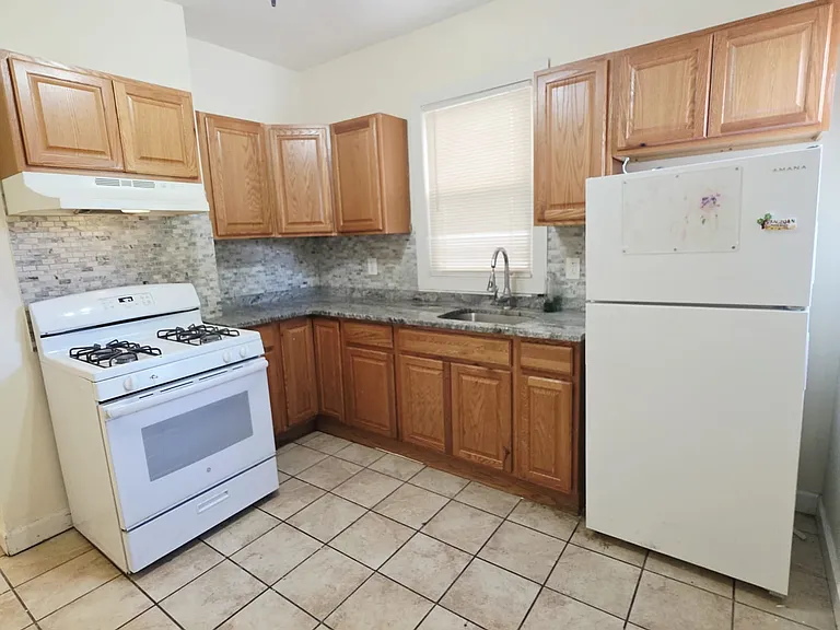 137 Bostwick Ave #1A — Photo 1