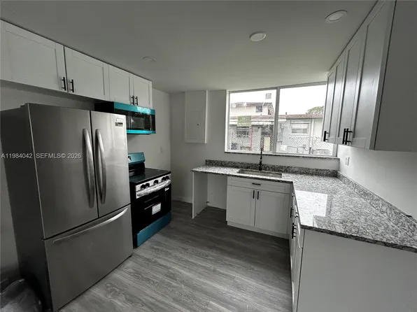 4429 SW 21st St #2, Hollywood, FL 33023