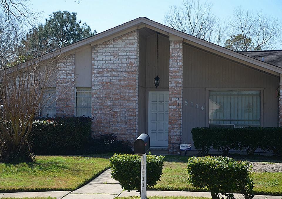 1st image of 15114 Ridingwood Dr