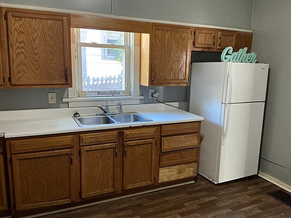 4th image of 712 W Jackson St APT 1