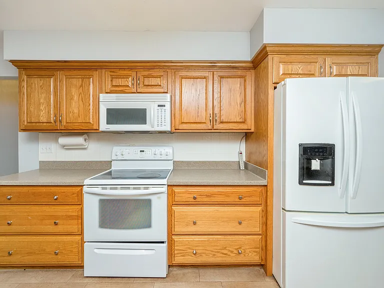 83 Edgewood Dr — Photo 26