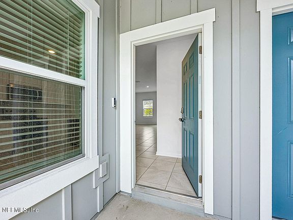 3rd image of 61 Playa De Luna Ln