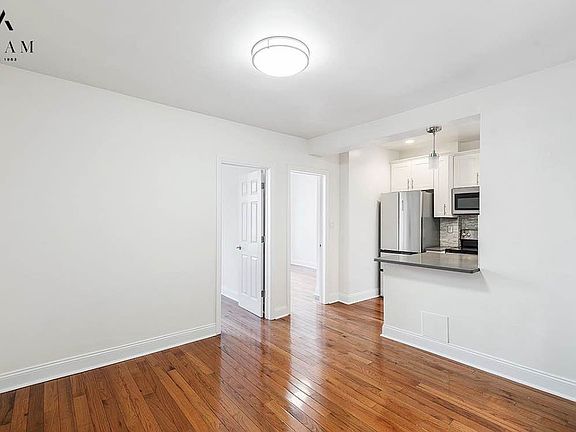 4th image of 1274 1st Ave APT 4