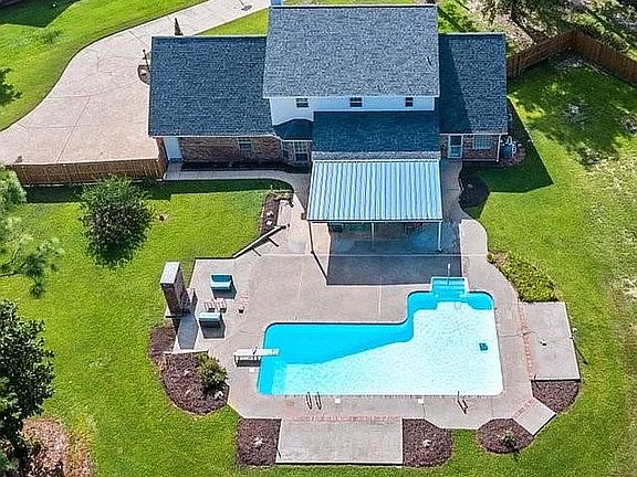 3rd image of 1129 W Diamond Cir