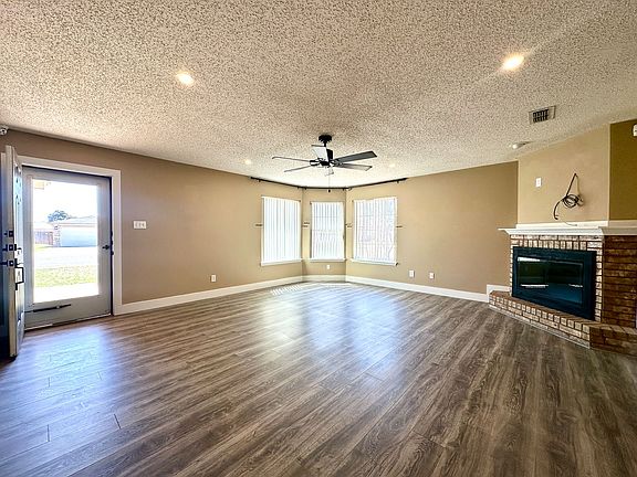 3rd image of 6106 9th St