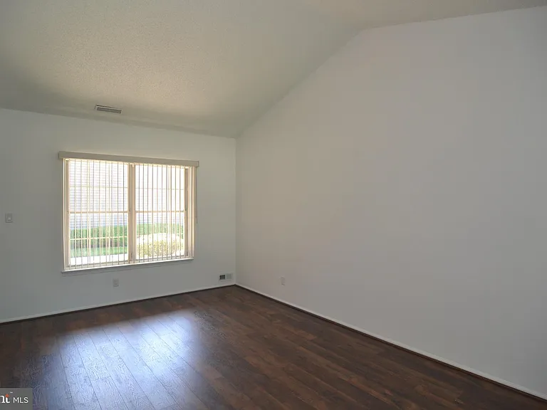 4004 Adelaide Dr — Photo 4