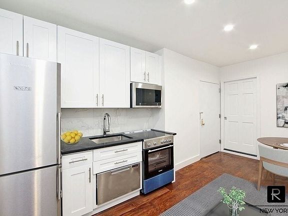3rd image of 550 Broome St APT 9