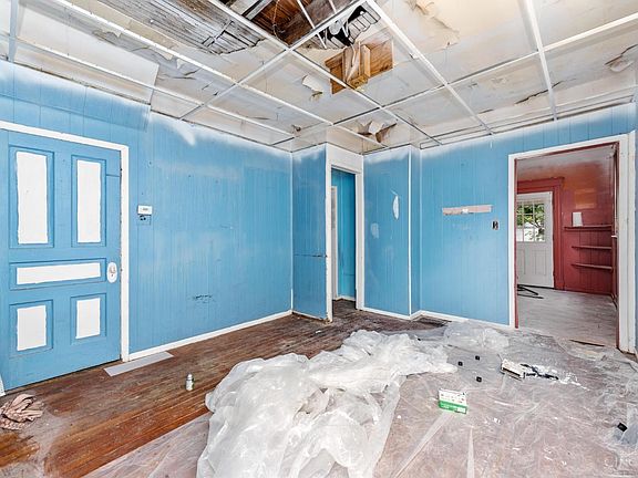 4th image of 5117 Carthage Ave