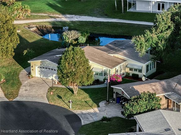 3rd image of 2701 E Waterview Dr